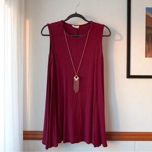 Pinc Burgundy Swing Top with Detachable Necklace Fits M/L Flowy Tunic